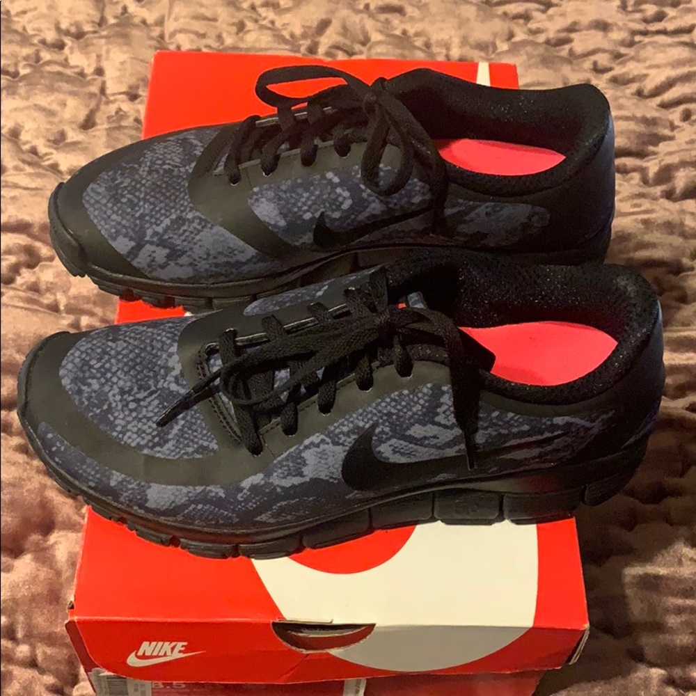Nike Women’s Free 5.0 V4 NS PT Size 8.5 Shoe